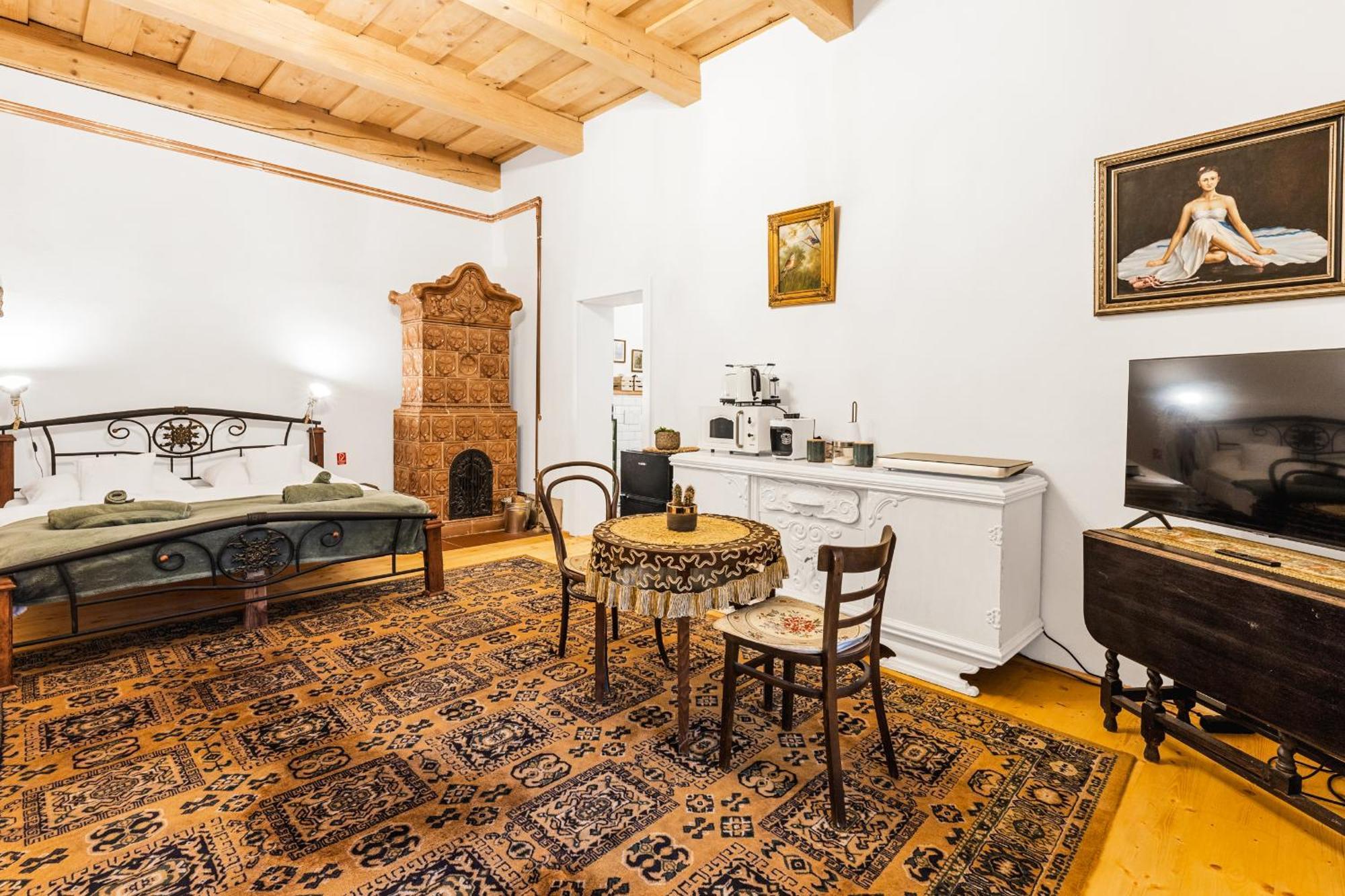 Sovi Dom- Historicke Apartmany Z 19 Storocia, 4Km Od Banskej Stiavnice Svaty Anton Exterior foto