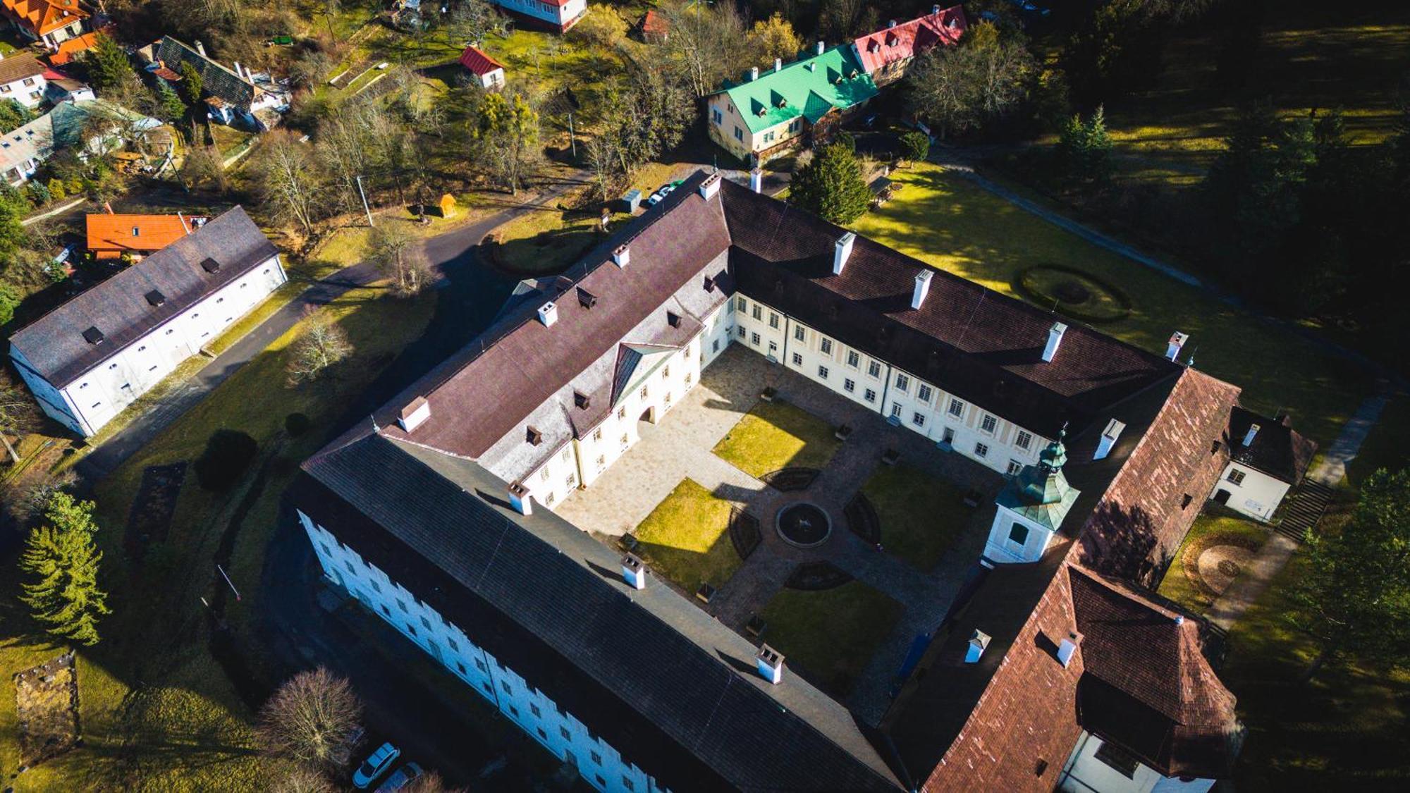 Sovi Dom- Historicke Apartmany Z 19 Storocia, 4Km Od Banskej Stiavnice Svaty Anton Exterior foto