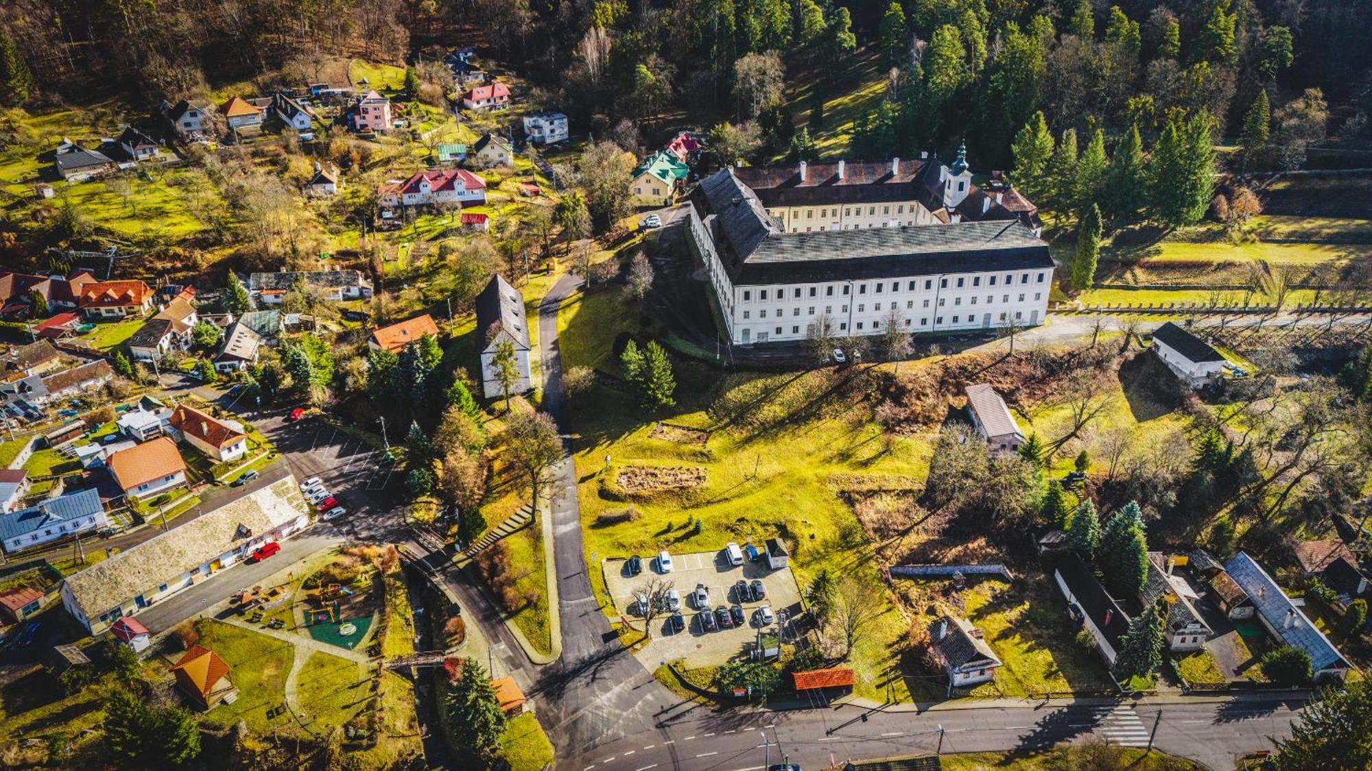 Sovi Dom- Historicke Apartmany Z 19 Storocia, 4Km Od Banskej Stiavnice Svaty Anton Exterior foto