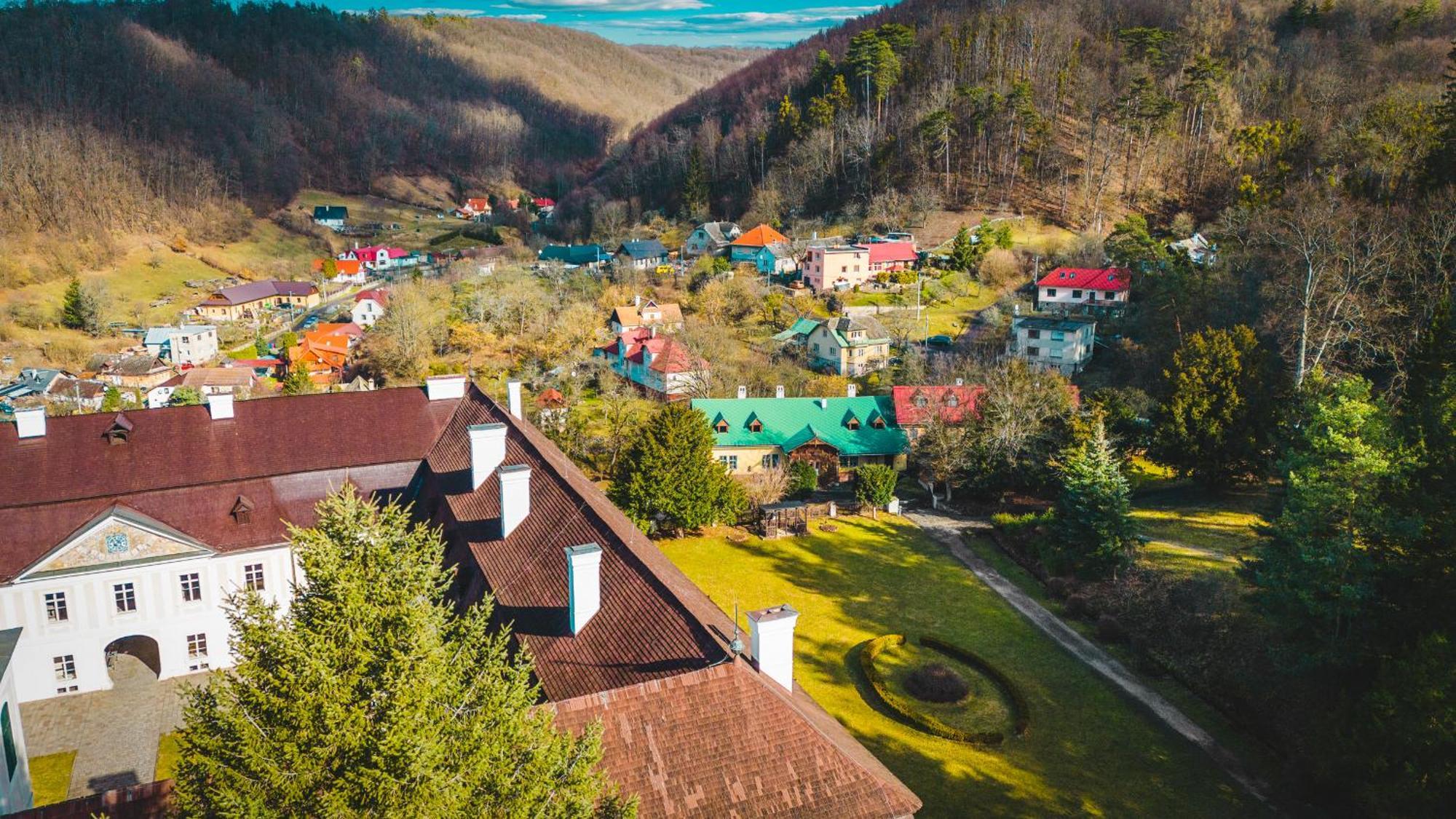 Sovi Dom- Historicke Apartmany Z 19 Storocia, 4Km Od Banskej Stiavnice Svaty Anton Exterior foto