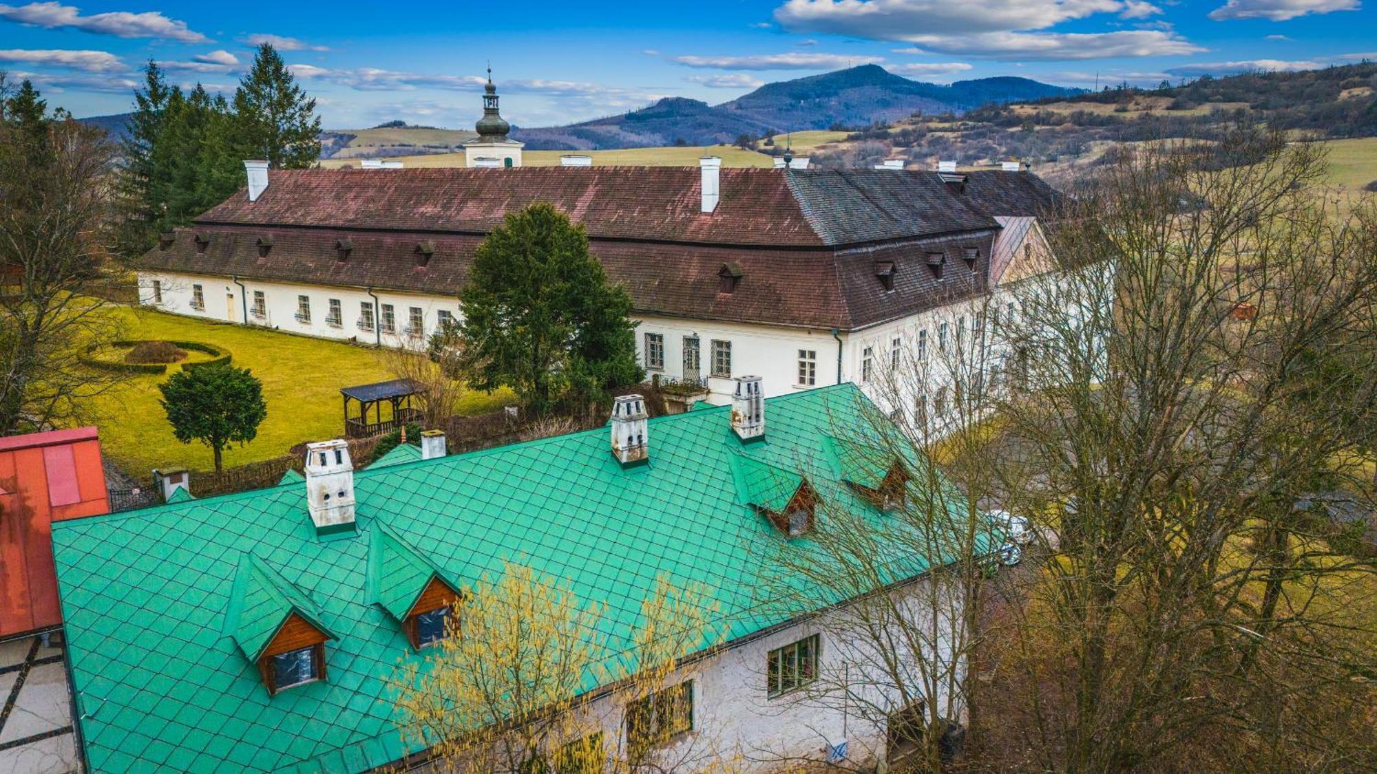 Sovi Dom- Historicke Apartmany Z 19 Storocia, 4Km Od Banskej Stiavnice Svaty Anton Exterior foto
