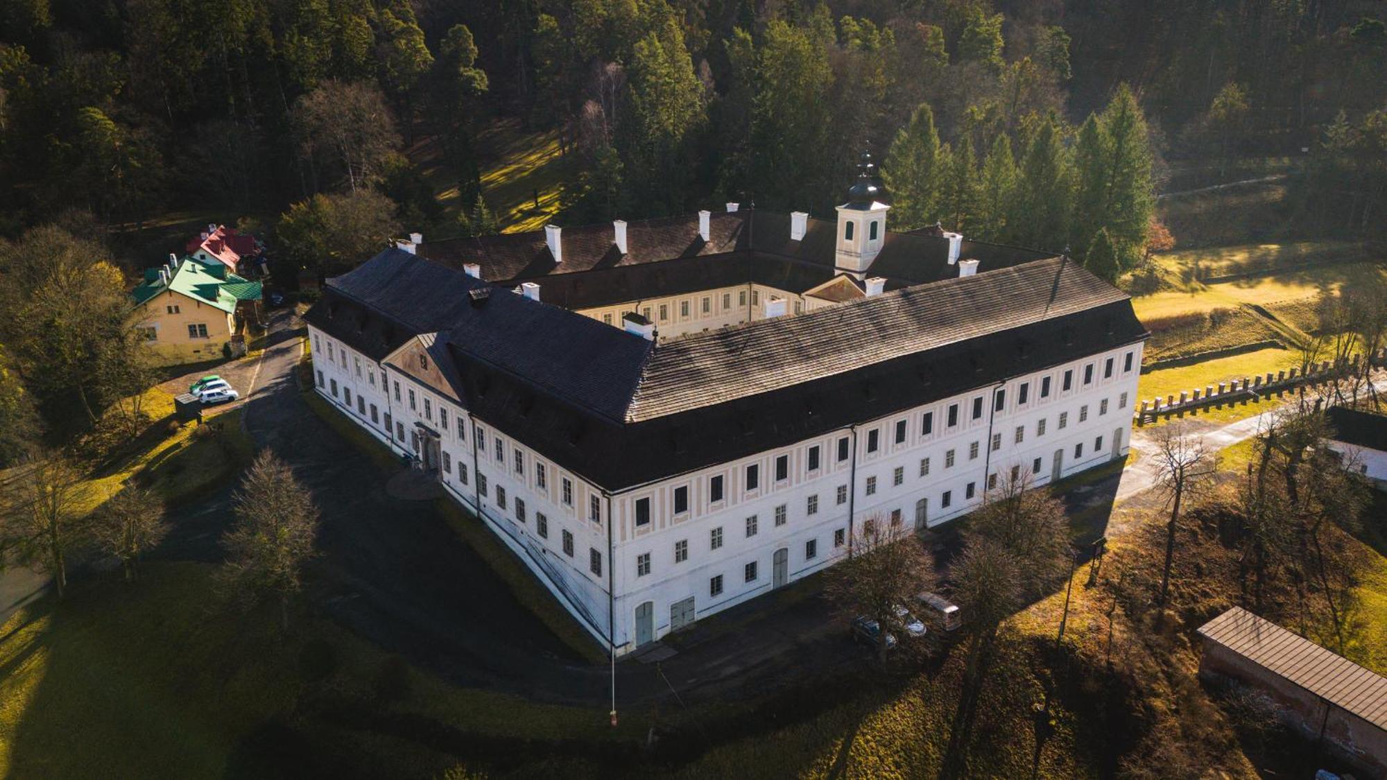 Sovi Dom- Historicke Apartmany Z 19 Storocia, 4Km Od Banskej Stiavnice Svaty Anton Exterior foto
